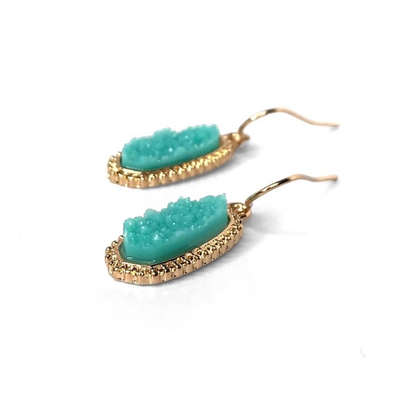 New Aqua Women’s Gold Tone Druzy Dangle Fishhook Earrings - Picture 2 of 3